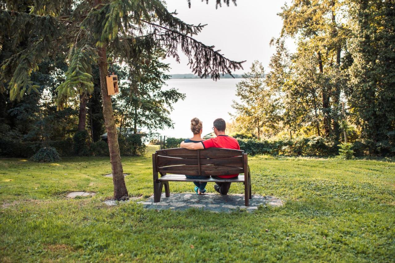Ferienwohnung Direkt Am Potzlower See Esterno foto